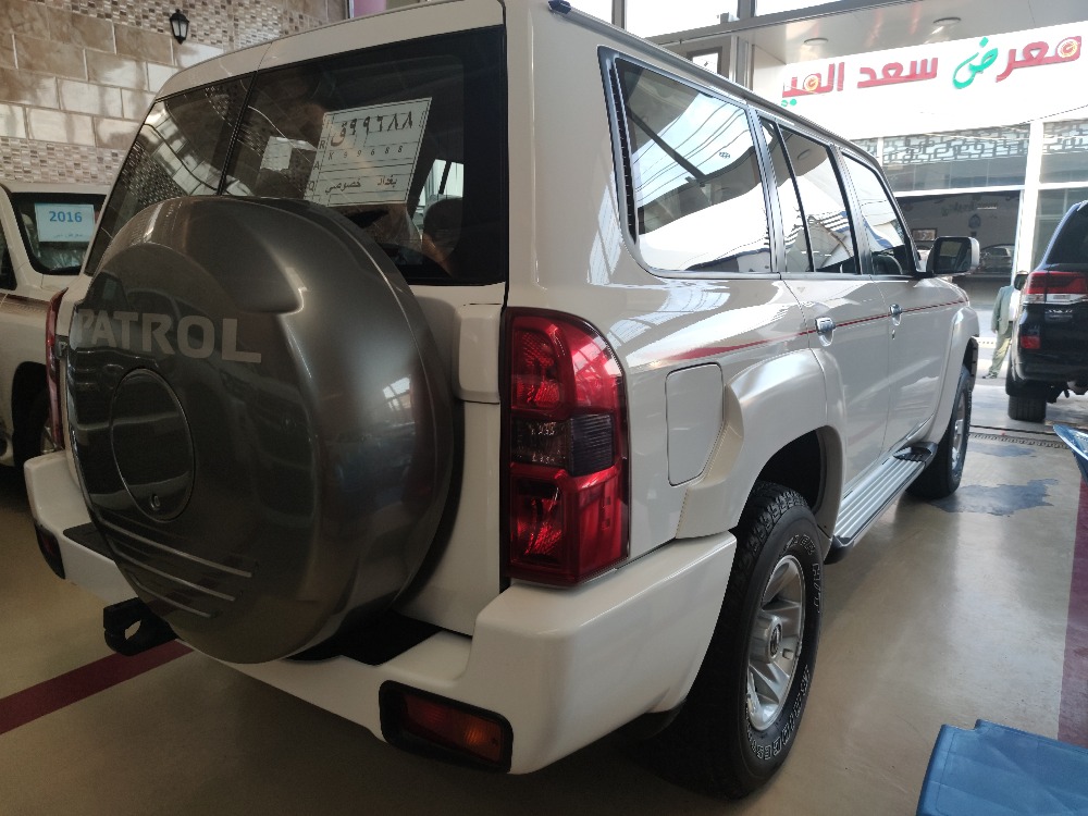 نيسان باترول سفاري